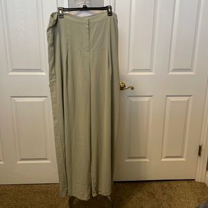 Woman’s Dress Pants Light Green Size 14 New